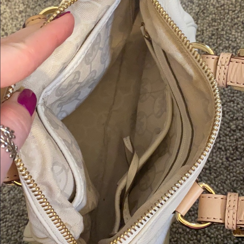 Michael Kors purse - Picture 8 of 14